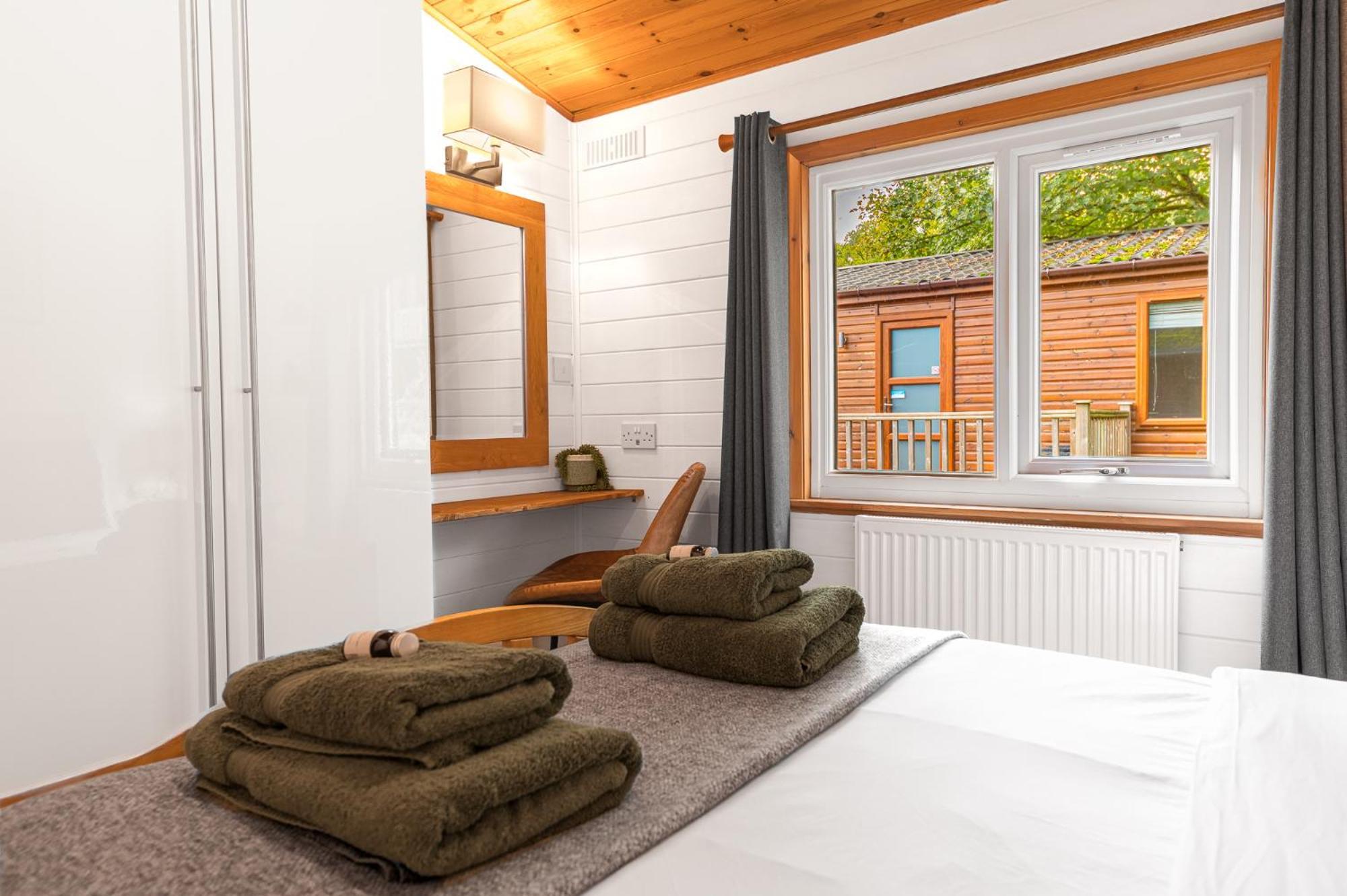Bowness 45 - 2 Bedroom Lake Windermere Lodge Экстерьер фото