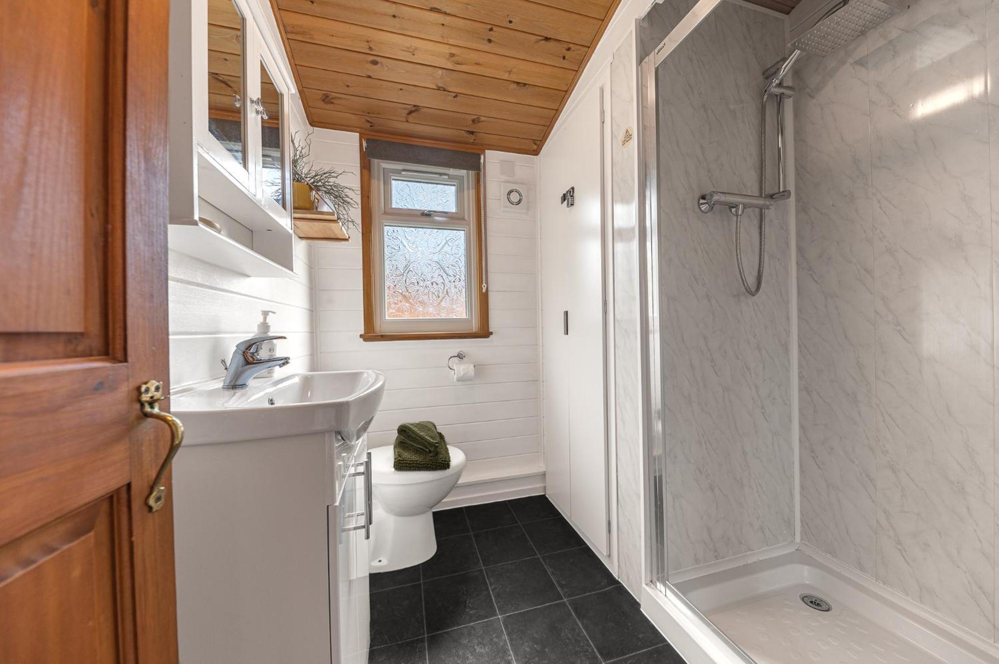Bowness 45 - 2 Bedroom Lake Windermere Lodge Экстерьер фото