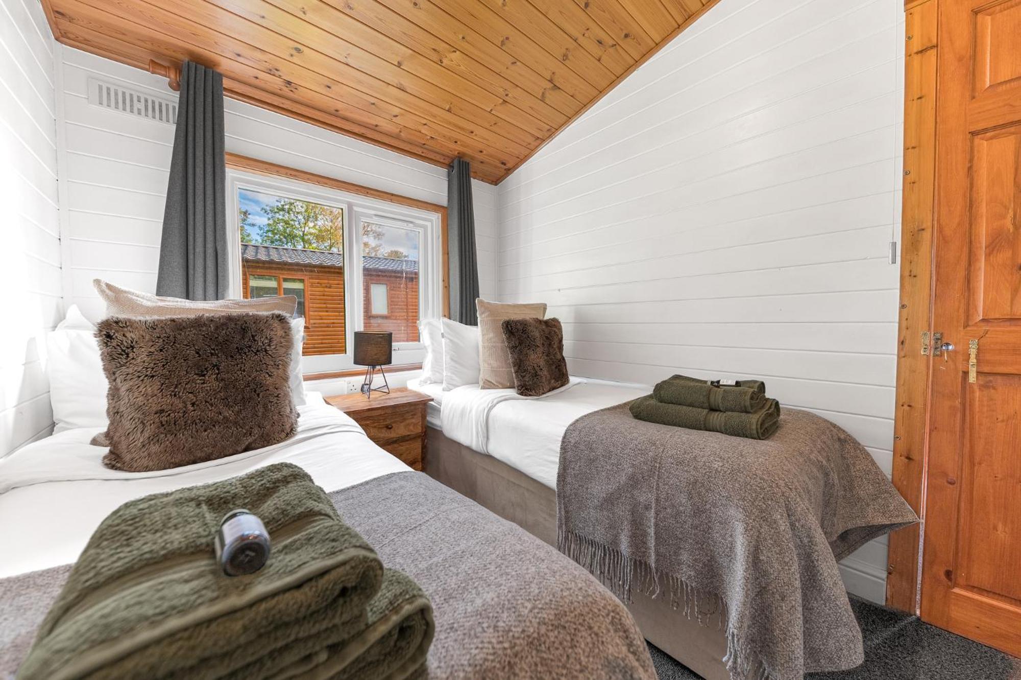 Bowness 45 - 2 Bedroom Lake Windermere Lodge Экстерьер фото